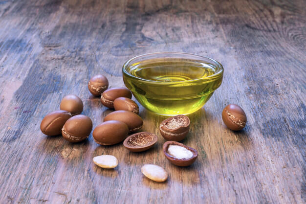 Cilt ve Saça Faydaları ile Bilinen Argan Yağı Hakkında Bilmeniz Gereken Her Şey