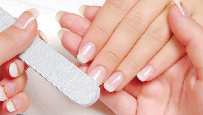 Manikür Nasıl Yapılır?