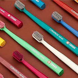 Curaprox 12460 Velvet Diş Fırçası - 2