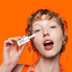 Dr.Jart+ Brightamin Aydınlık Görünüm Veren Stick Göz Serumu 3.6g - 3